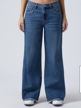 Pacsun women’s Lena low rise supper baggy jeans